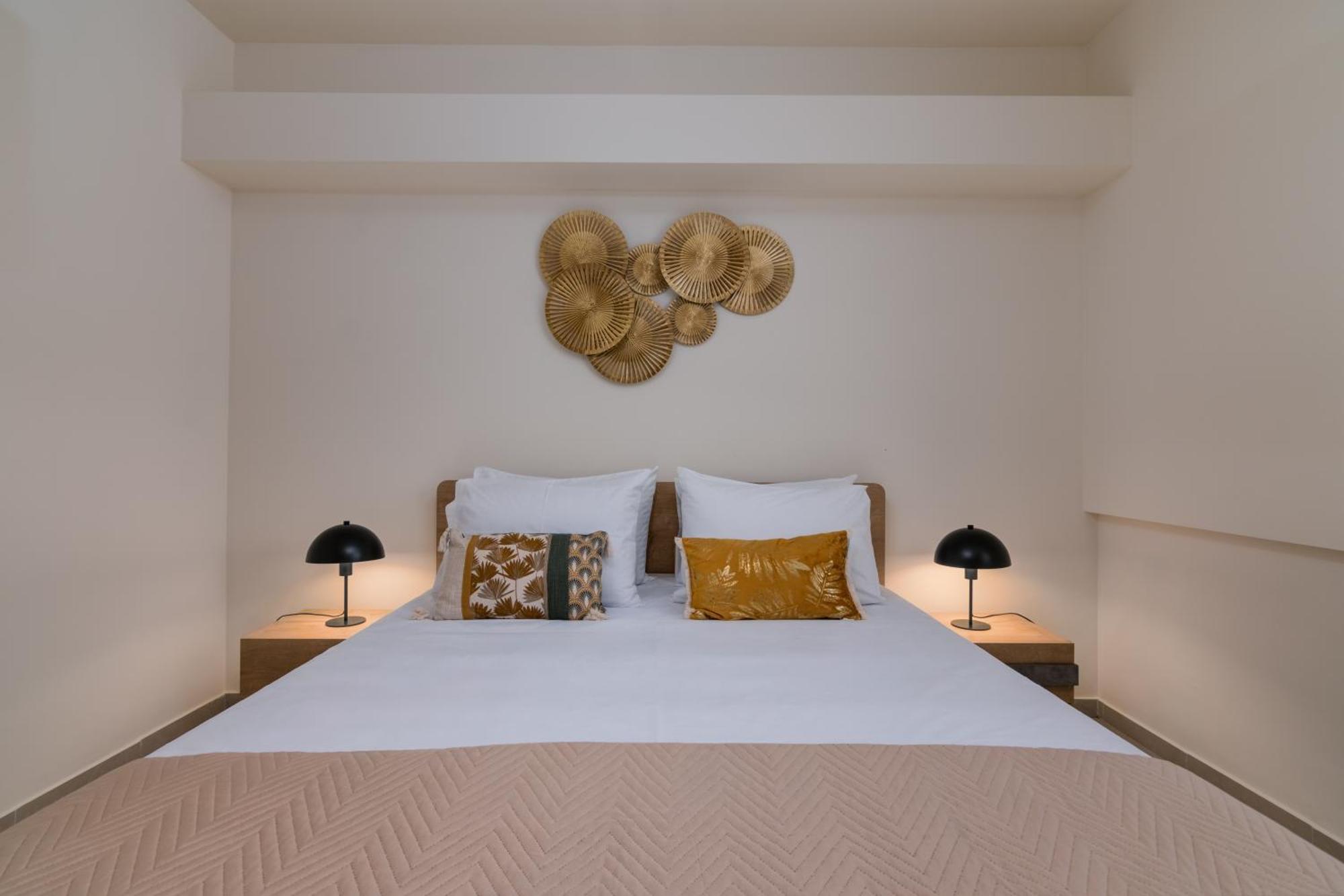 Oikies Luxury Apartments With Private Free Parking Area Агиос-Николаос Номер фото